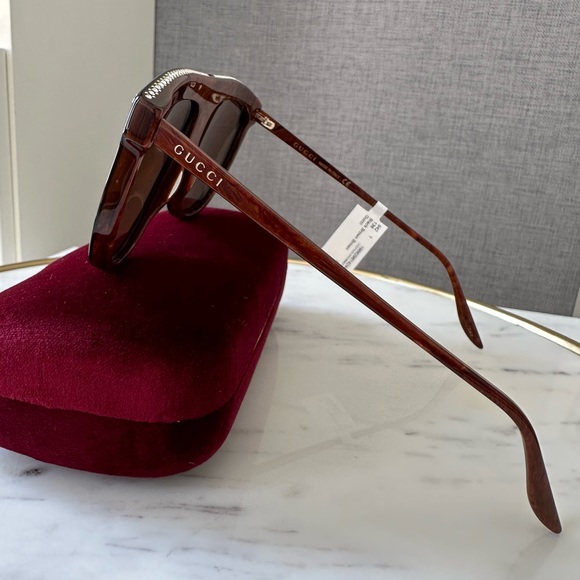 New! Authentic Gucci Crystal frame sunglasses - Picture 5 of 12